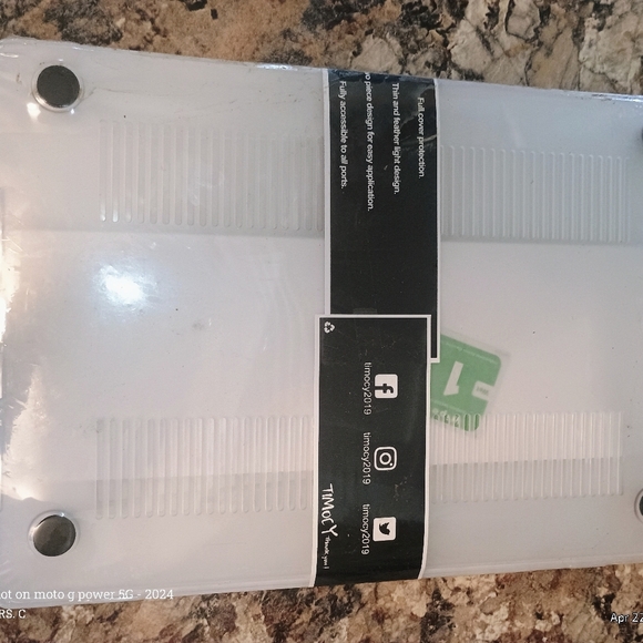 Floral MacBook Case. Brand New In Package Full Cover Protection Thin Lightweight - Picture 6 of 6